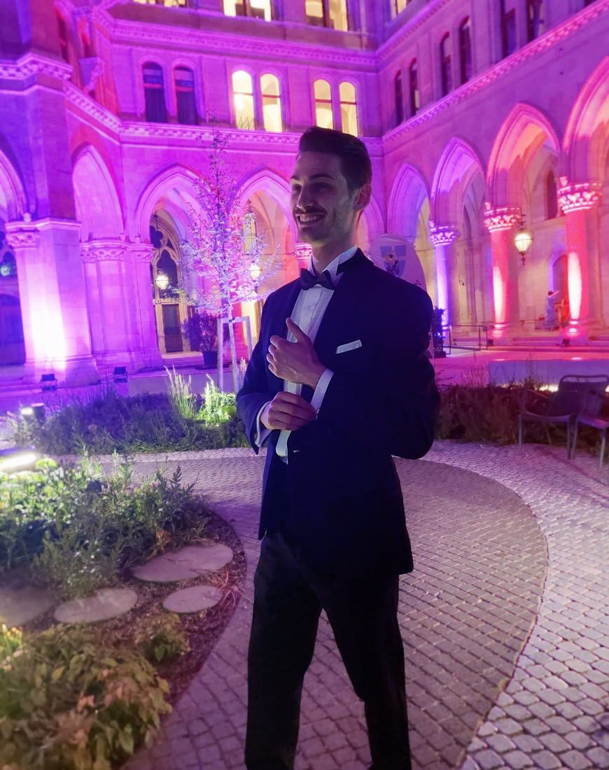 Smoking aus dem Atelier Vera Grünwald bei einem Ball in Karlsruhe